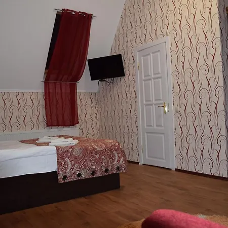 приватна фортеця Hotel *