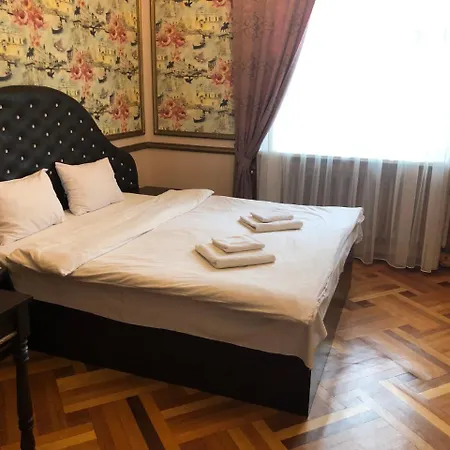 Hotel приватна фортеця Malekhuv